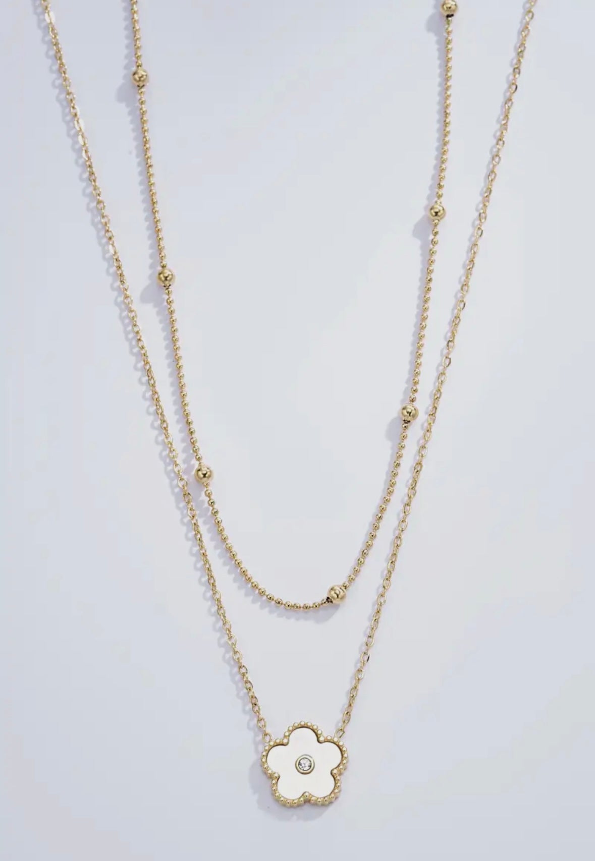 Elara – Edelstahlkette mit filigranem Blumenanhänger